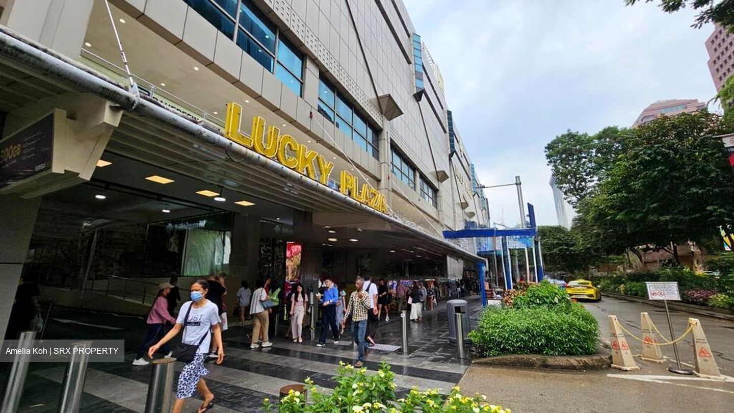 Lucky Plaza (D9), Retail #504178161